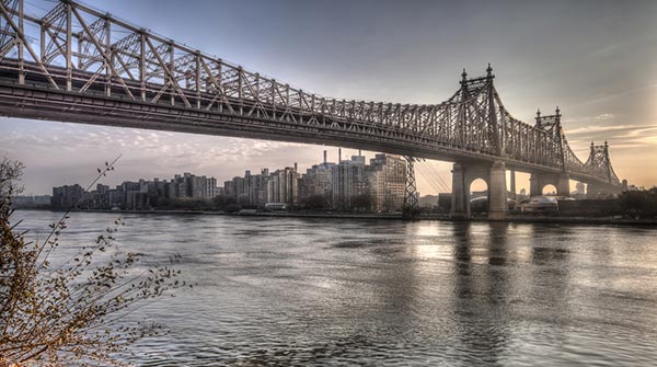 Queens bridge